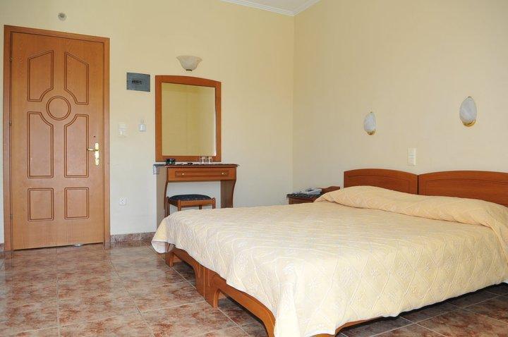 Possidona Beach Hotel Gerakini Habitación foto