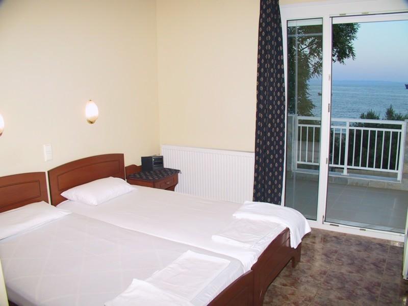 Possidona Beach Hotel Gerakini Habitación foto